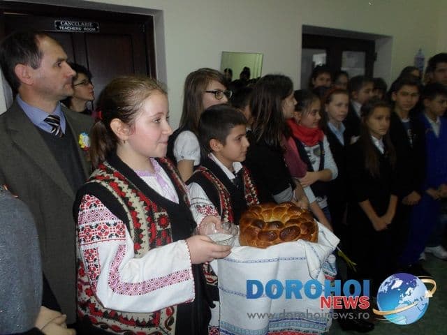 A 95-a aniversare a Marii Uniri sărbătorită la Şcoala Gimnazială „Mihail Kogălniceanu” Dorohoi - FOTO