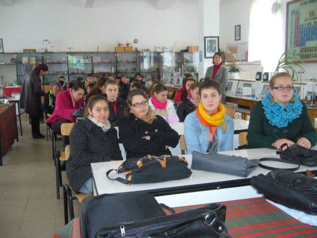 Săptămâna Educaţiei Globale la Liceul Tehnologic „Al Vlahuţă” Şendriceni 16-24 Noiembrie 2013 - FOTO
