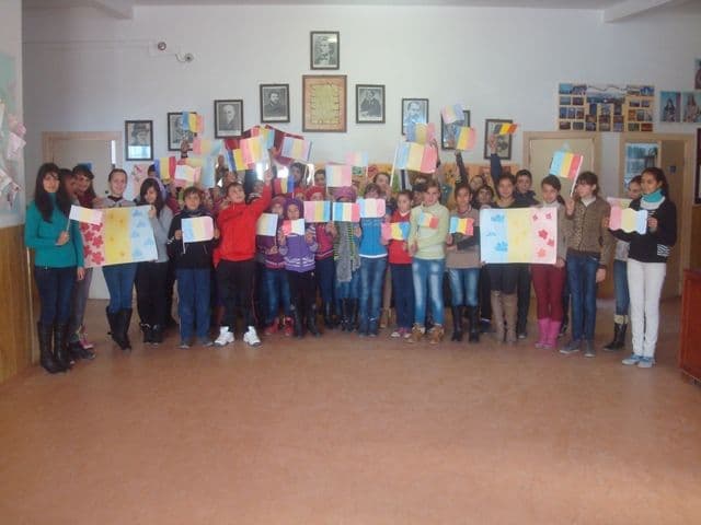 95 de ani de la Marea Unire sărbătoriţi la Şcoala Gimnazială Nr. 3 Borzeşti, comuna Ungureni - FOTO