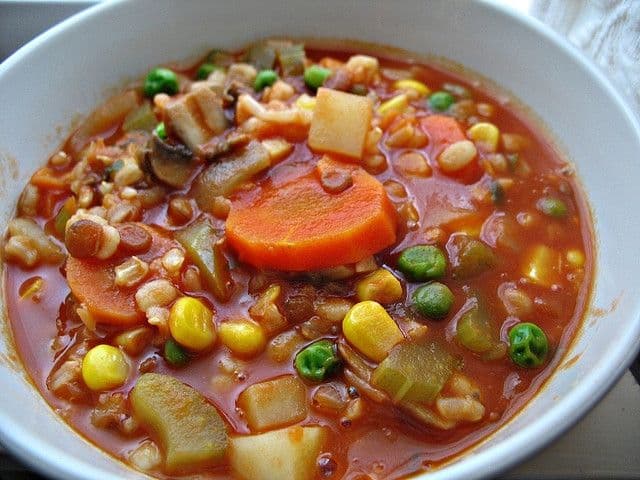 Tocăniță de ciuperci cu legume