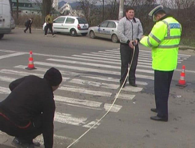 Minoră accidentată pe trecerea de pietoni de o șoferiță neatentă