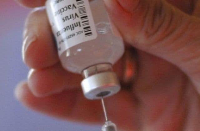 Un milion de doze de vaccin antigripal, puse la dispoziţie gratuit persoanelor cu risc