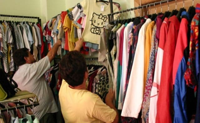 Dorohoienii cumpără haine second hand ! Vezi rezultatul sondajului