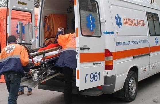 Bărbat cuprins de flăcări, salvat de un pompier care trecea prin zonă