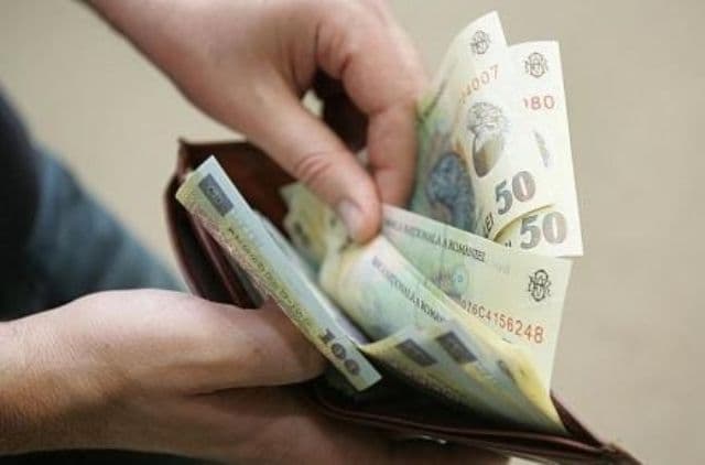 Bugetul dorohoienilor alocat pentru sărbătorile de iarnă este tot mai scăzut. Vezi rezultatul sondajului