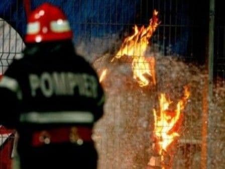 Furaje incendiate din joacă de un copil