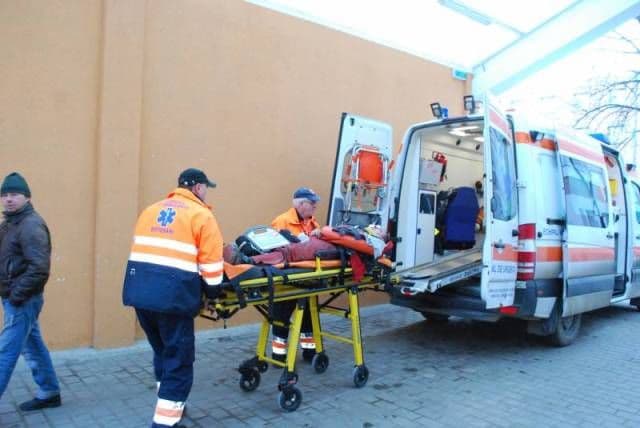 Tânăr rănit grav într-un accident de muncă