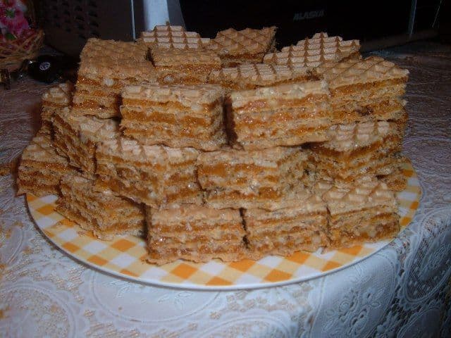 Napolitane cu nuci și caramel