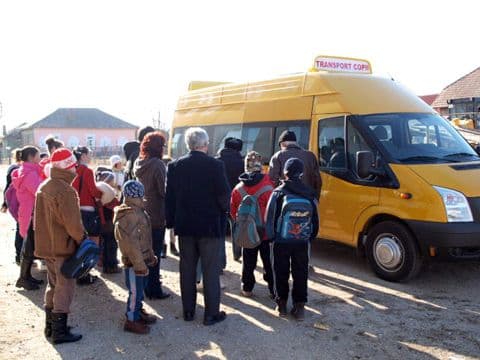 Toate cadrele didactice auxiliare vor beneficia de decontarea sumei pentru transport
