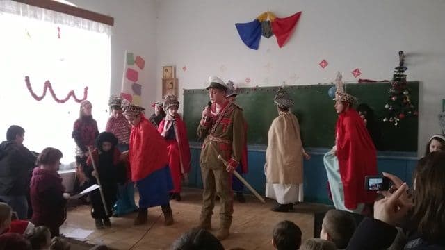 Datini şi obiceiuri Şcoala Gimnazială „Dimitrie Romanescu” Dorohoi - FOTO