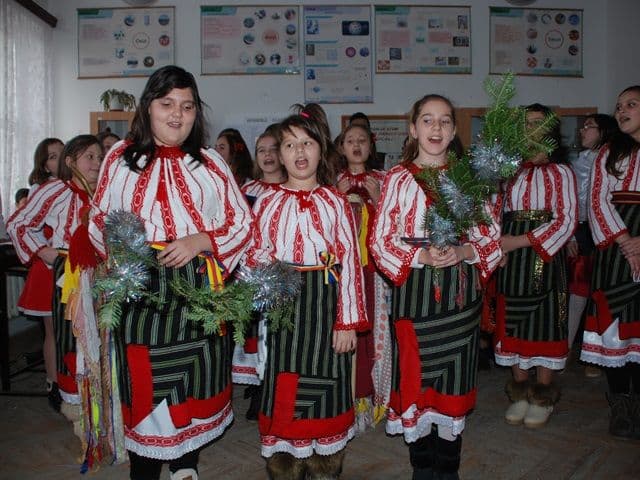 „Iată, vin colindători!”, la Şcoala Gimnazială  „Al.I.Cuza” Dorohoi - FOTO