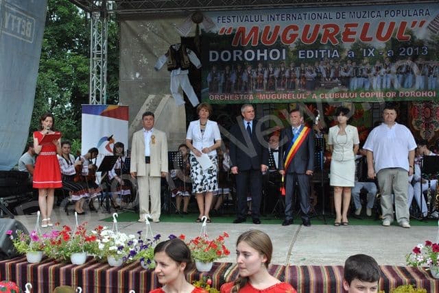 Oficialitati la Festivalul Mugurelul Dorohoi 2013_03