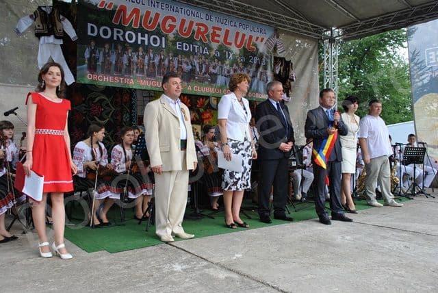 Oficialitati la Festivalul Mugurelul Dorohoi 2013_06