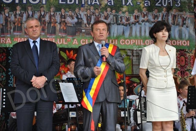 Oficialitati la Festivalul Mugurelul Dorohoi 2013_07