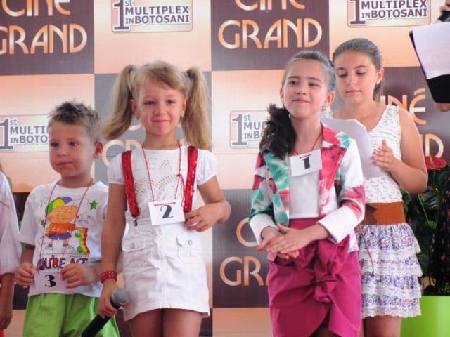 Mini Miss & Mister BUZZ (3)