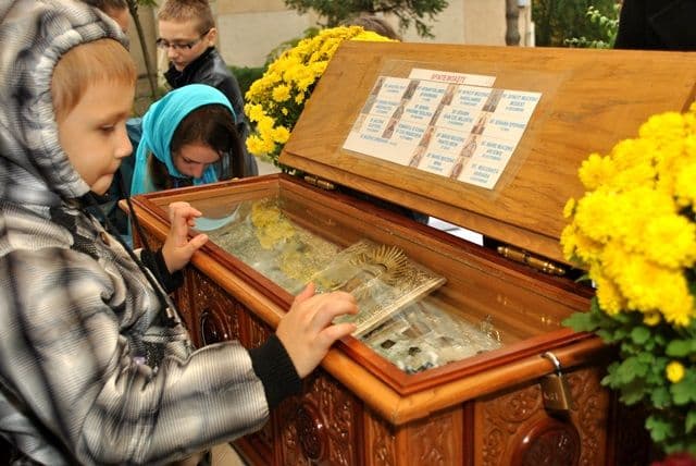 hramului bisericii „Sf. Cuv. Parascheva” din Dorohoi008
