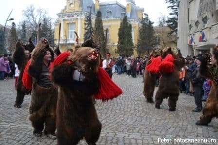 Parada_de_datini_si_obiceiuri_la_Botosani_01