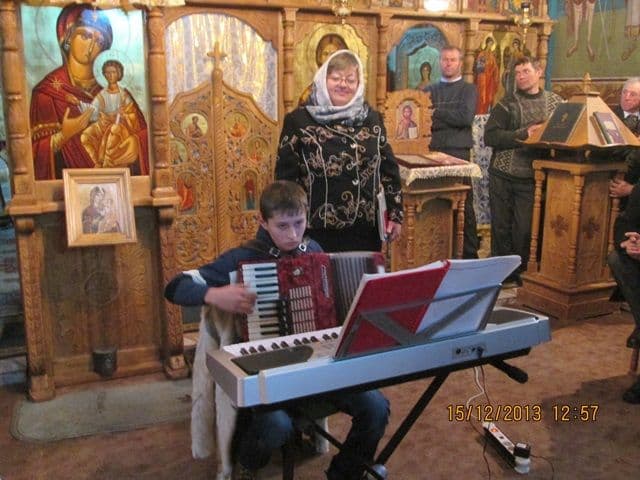 Colinde la Biserica din Ibanesti_10