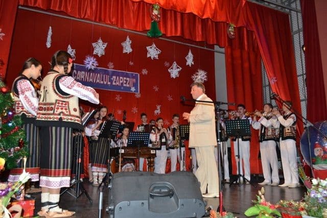 Carnavalul zapezii 2013_13