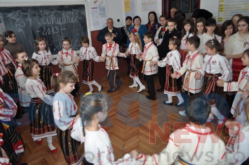 Unirea mica sarbatorita la Scoala AI Cuza Dorohoi_14