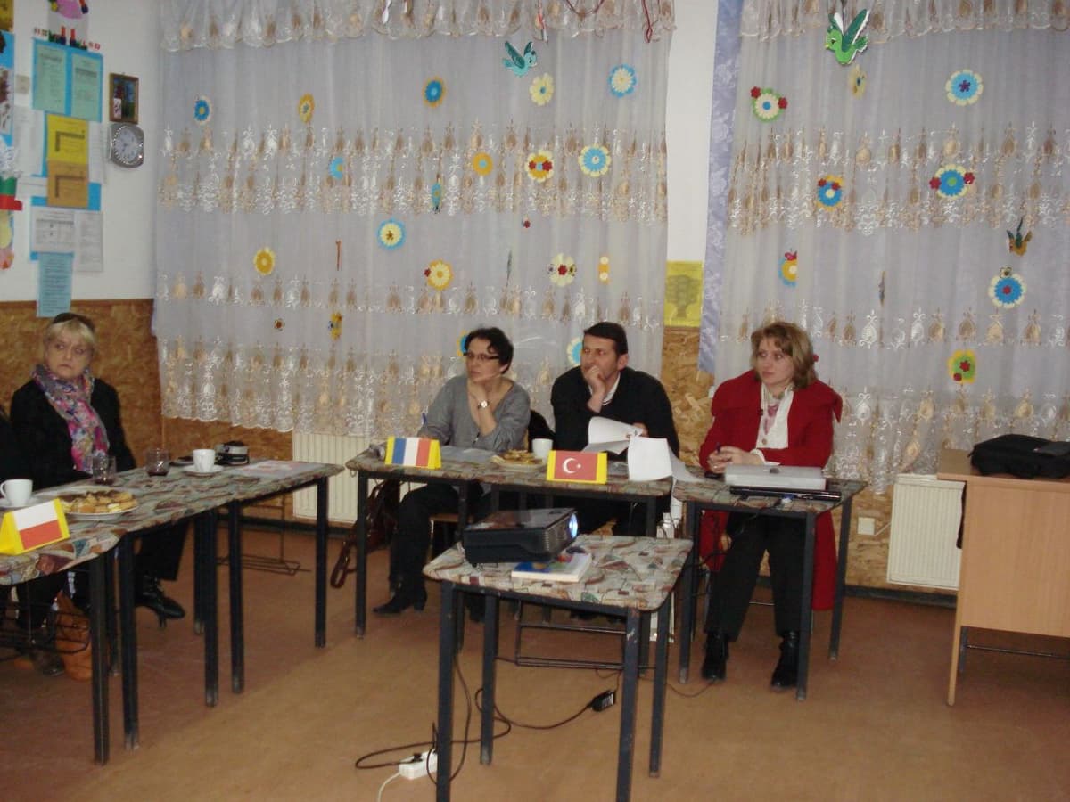 Proiect multilateral Scoala Smirdan (2)