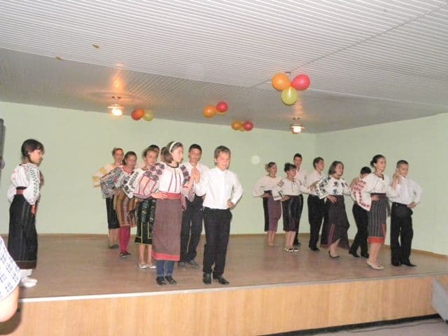 Scoala Strateni (8)