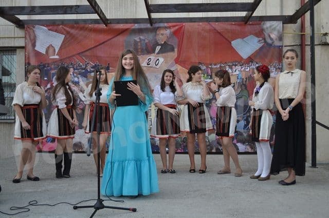 Ziua Scolii Gimnaziale „Mihail Kogalniceanu” Dorohoi 2013_01