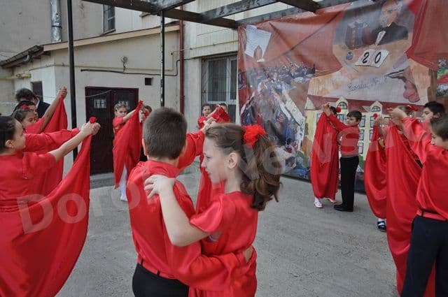 Ziua Scolii Gimnaziale „Mihail Kogalniceanu” Dorohoi 2013_15