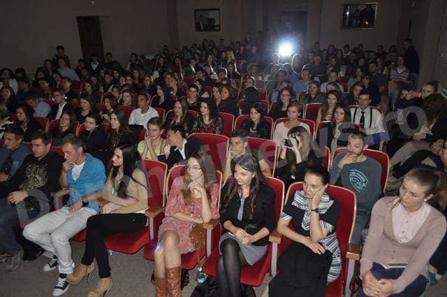 Balul Bobocilor 2013_CN Grigore Ghica Dorohoi_17