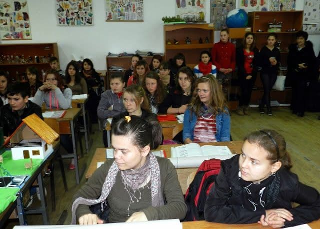 activitate Liceul Regina Maria5