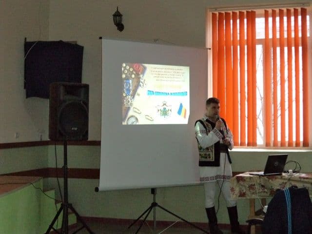 Scoala Lozna si Strateni03