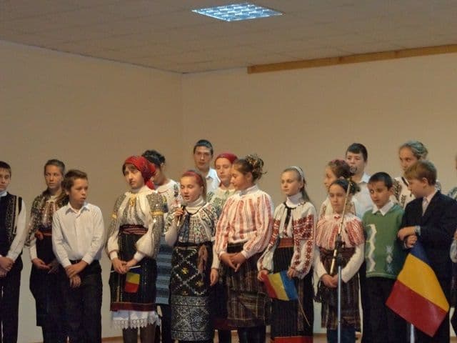 Scoala Lozna si Strateni06
