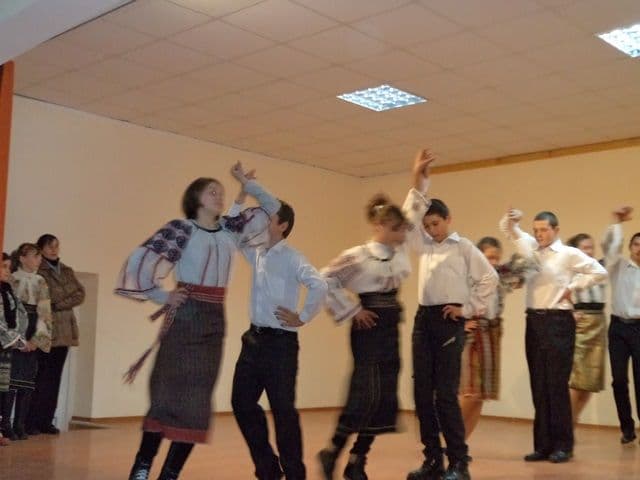 Scoala Lozna si Strateni14