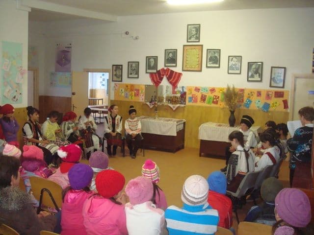 Scoala Gimnaziala Borzesti (7)