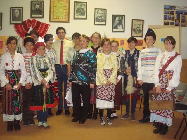 Scoala Gimnaziala Borzesti (10)