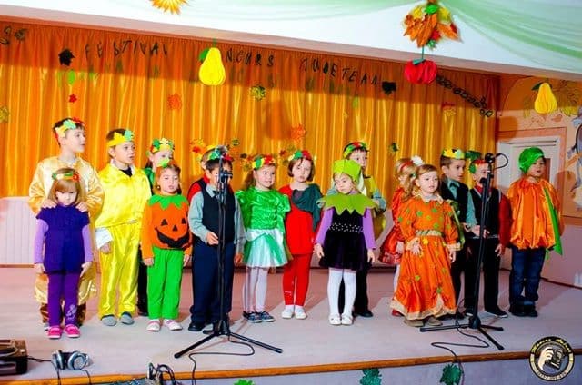Dorohoi gradinita 8 Festival Toamna in cantec si culoare06