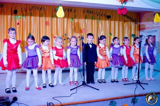 Dorohoi gradinita 8 Festival Toamna in cantec si culoare14
