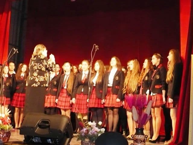 Spectacol de Craciun Liceul Regina Maria Dorohoi001