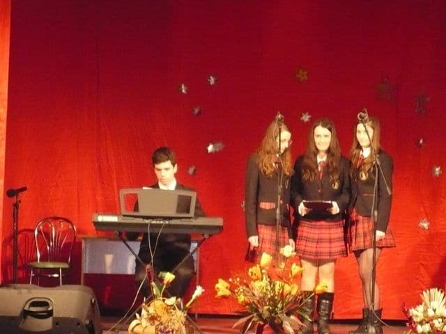 Spectacol de Craciun Liceul Regina Maria Dorohoi008