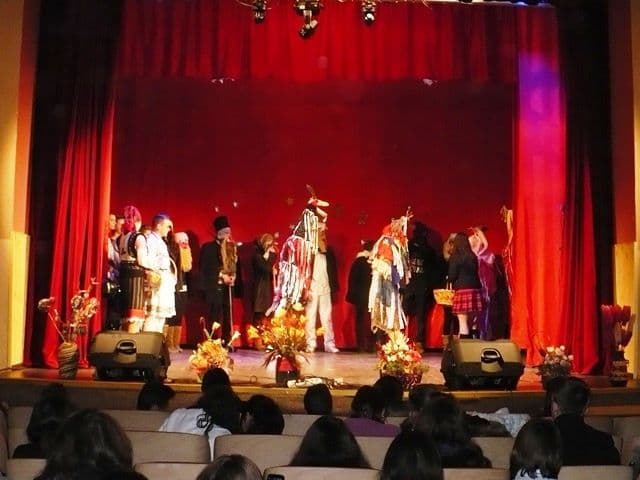 Spectacol de Craciun Liceul Regina Maria Dorohoi011