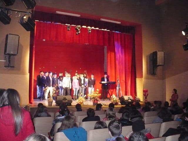 Spectacol de Craciun Liceul Regina Maria Dorohoi012
