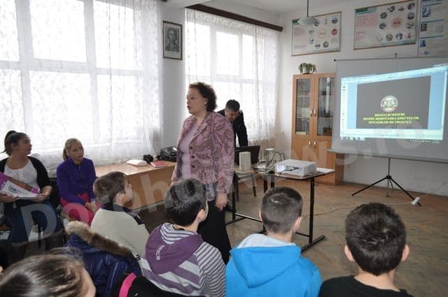 Activitate pompieri la Scoala A.I.Cuza Dorohoi_01