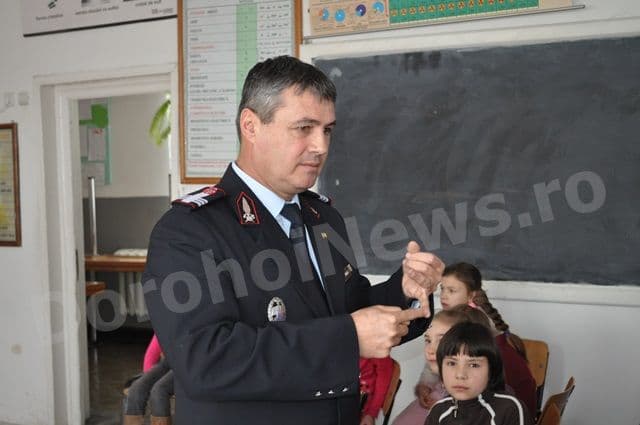 Activitate pompieri la Scoala A.I.Cuza Dorohoi_14