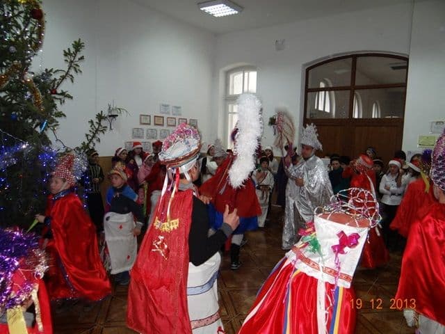 Serbare de Craciuni la Liceul Alexandru Vlahuta Sendriceni_04