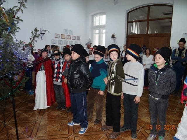 Serbare de Craciuni la Liceul Alexandru Vlahuta Sendriceni_06