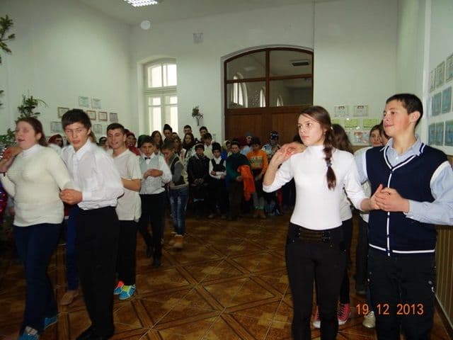 Serbare de Craciuni la Liceul Alexandru Vlahuta Sendriceni_08