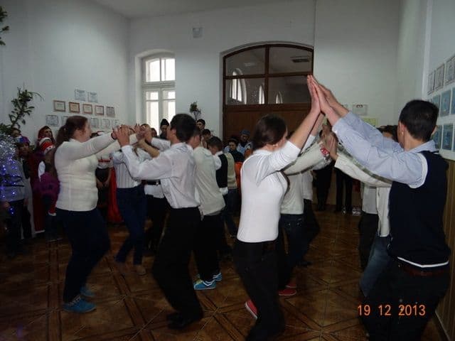 Serbare de Craciuni la Liceul Alexandru Vlahuta Sendriceni_09