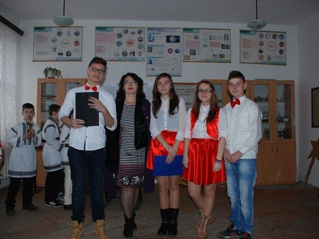 Iata, vin colindatori A. I. Cuza_01