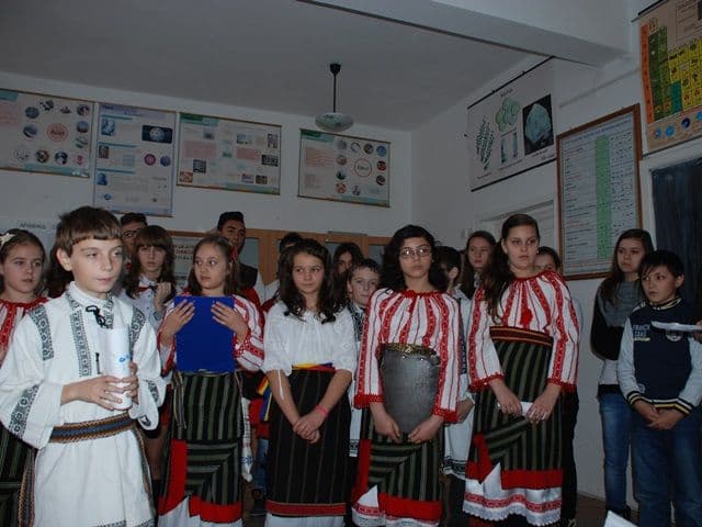 Iata, vin colindatori A. I. Cuza_05
