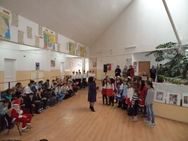Scoala Stefan cel Mare Dorohoi si Strateni (4)